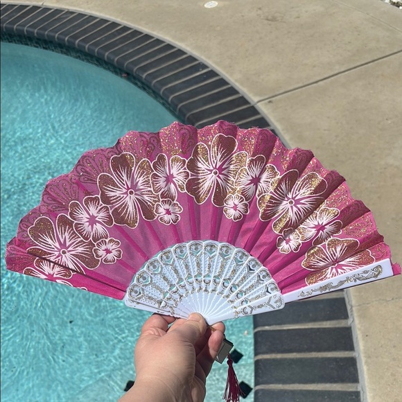 Elegant Pink Hand Fan with Gold Flowers - Picture 1 of 4